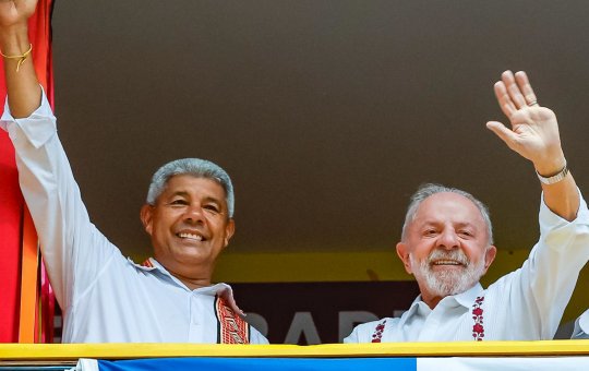 Segundo Jerônimo, Lula voltou 'muito feliz' após Carnaval de Salvador