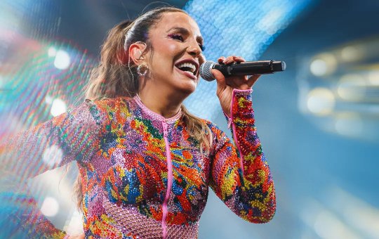“Vampirinha” vence premiação de melhor música do Carnaval de Salvador; Ivete Sangalo recebe o troféu Bahia Folia
