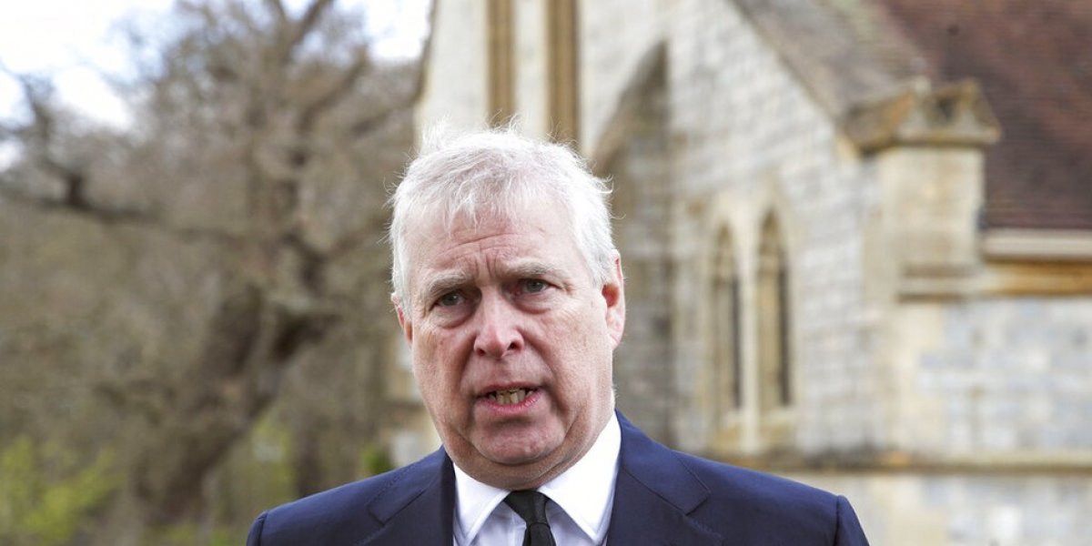 Ex-príncipe Andrew é detido sob suspeita de má conduta no Reino Unido