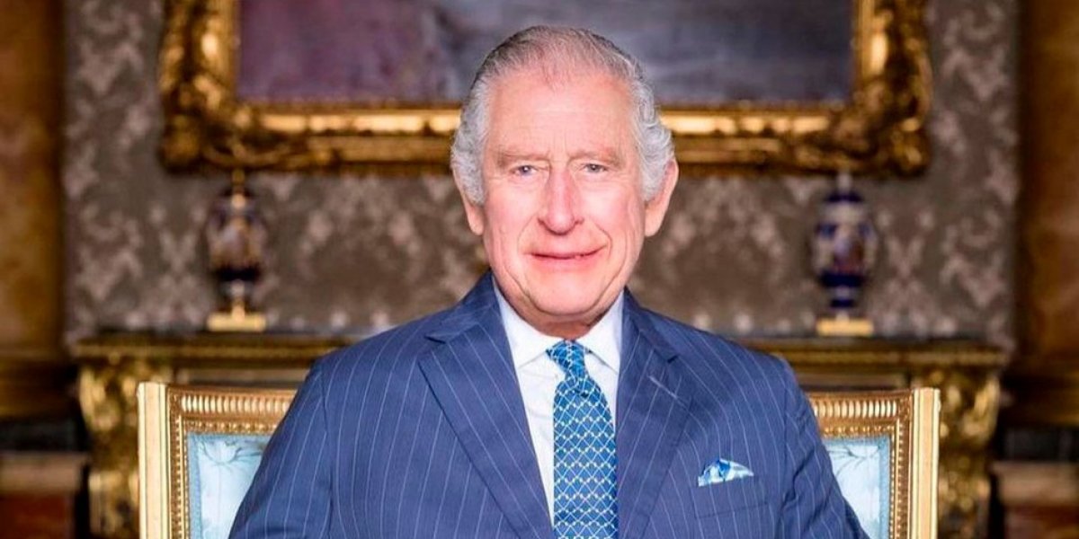 Rei Charles III fala pela primeira vez sobre prisão do irmão, príncipe Andrew