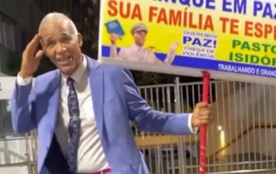 'Esse furico agora é de Deus', diz Pastor Sargento Isidório durante conversa no Carnaval