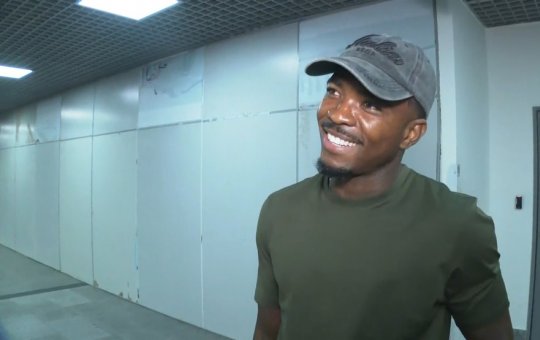 Cacá desembarca em Salvador para reforçar o Vitória com empréstimo do Corinthians