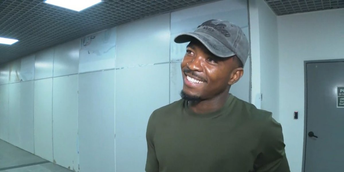 Cacá desembarca em Salvador para reforçar o Vitória com empréstimo do Corinthians