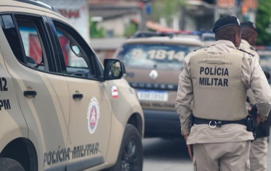 Policial é baleado em troca de tiros no Nordeste de Amaralina; ônibus têm circulação suspensa