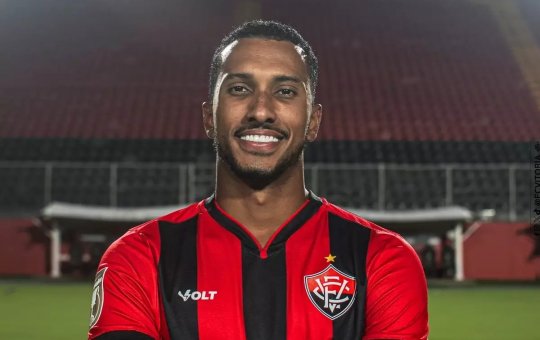 Lucas Braga rescinde contrato com o Vitória após problema no coração