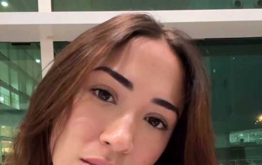 Influenciadora viraliza ao criticar estrutura e superlotação no Carnaval de Salvador