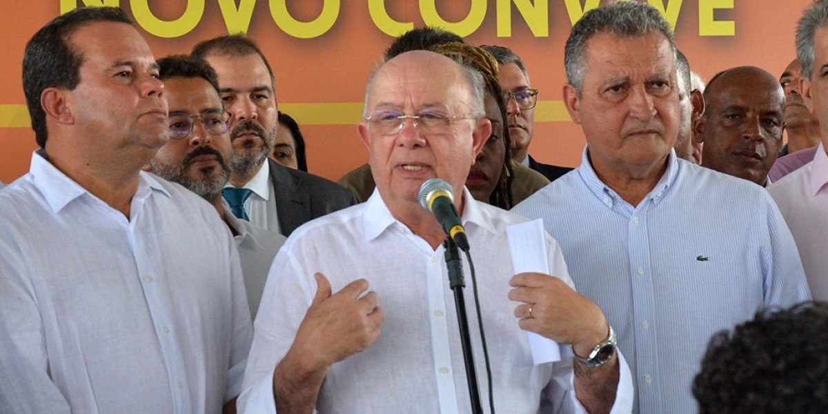 Prefeito José Ronaldo afirma suas convicções políticas e nega o uso de pesquisas para tomar decisões