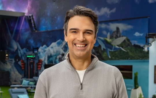 Sem renovação de contrato, Tadeu Schmidt pode deixar o BBB em 2027