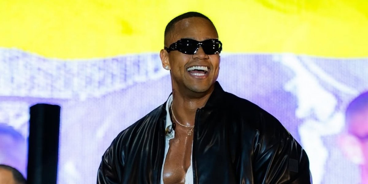 Léo Santana encerra temporada de verão, anuncia férias e celebra: "Carnaval especial."