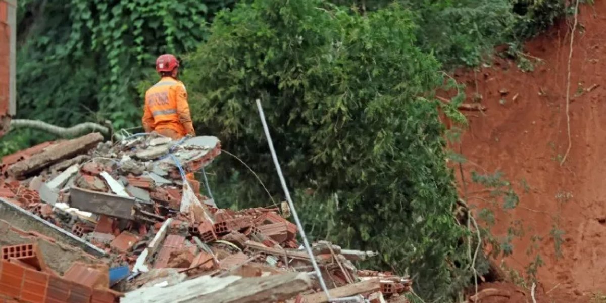 Chuva devastadora em Juiz de Fora deixa 16 mortos e dezenas de feridos