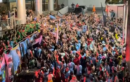 Torcida do O’Higgins faz festa em Salvador antes do confronto com o Bahia pela Libertadores