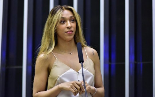 Erika Hilton pode se tornar a primeira mulher trans a comandar comissão na Câmara