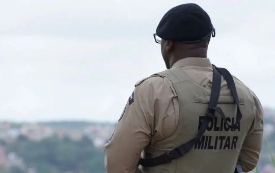 Policial da reserva é hospitalizado após passar mal ao consumir açaí entregue por homem na Bahia