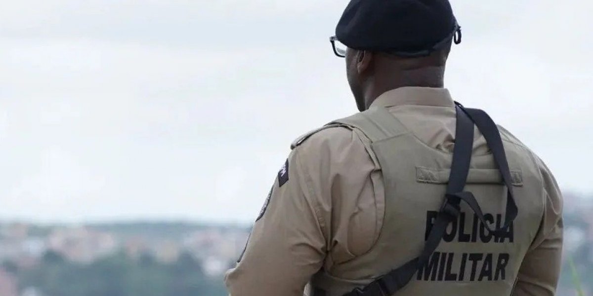 Policial da reserva é hospitalizado após passar mal ao consumir açaí entregue por homem na Bahia