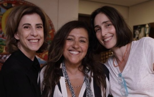 Aniversário de 72 anos de Regina Casé reuniu time de peso da música e TV brasileira