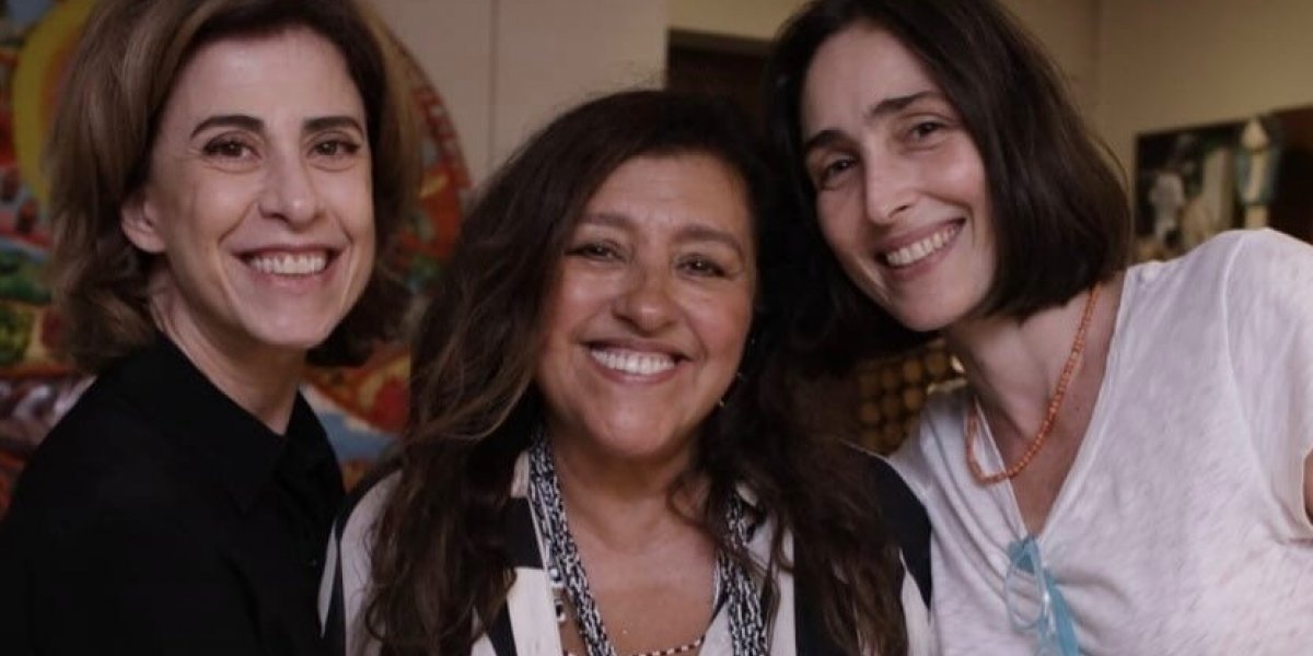 Aniversário de 72 anos de Regina Casé reuniu time de peso da música e  TV brasileira