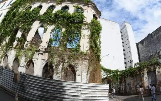 Prefeitura de Salvador publica decreto para uso de 36 imóveis abandonados no Comércio