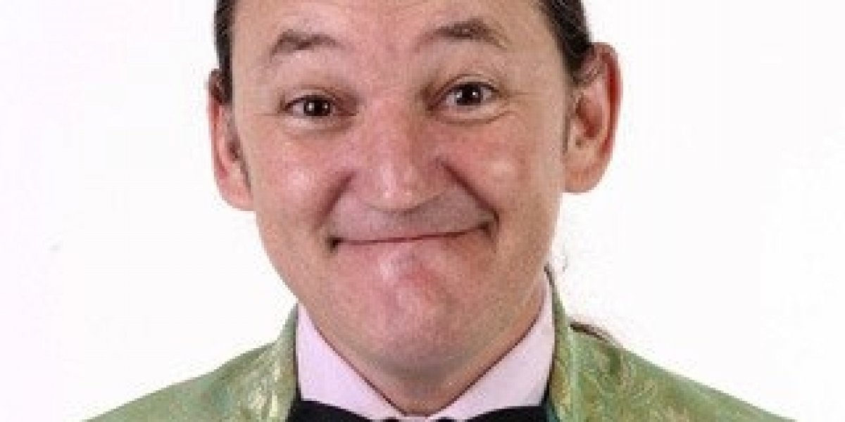 Humorista ‘Marquito’  sofre mal subito e é internado