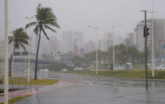 Ciclone extratropical pode provocar 200 mm de chuva até o final de semana