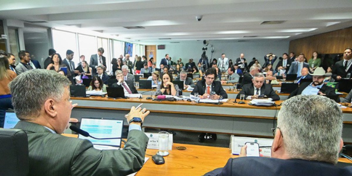 Governo tenta anular decisão da CPMI do INSS após quebra de sigilo do filho de Lula