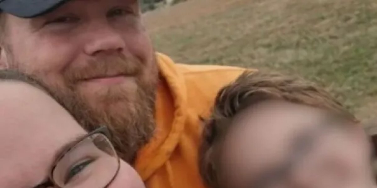 Garoto é acusado de matar pai adotivo após discussão por videogame nos EUA