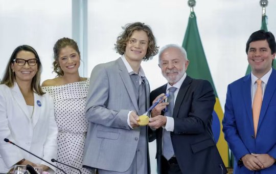 Lula recebe Lucas Pinheiro, primeiro brasileiro a conquistar ouro nos Jogos de Inverno