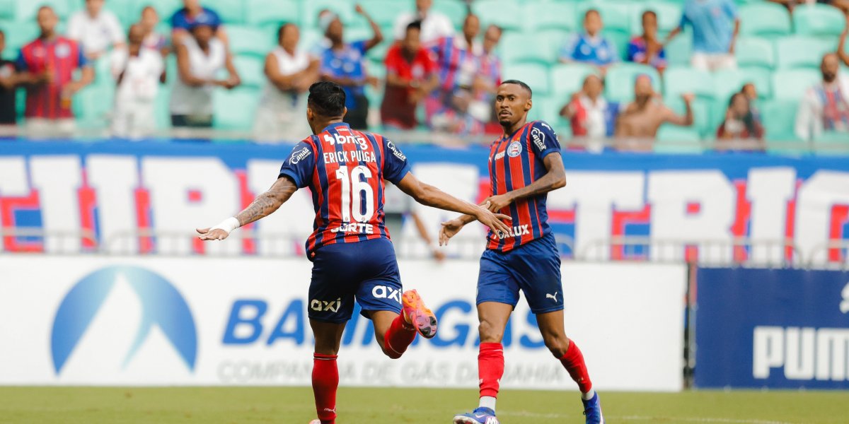 Erick Pulga comemora seu gol