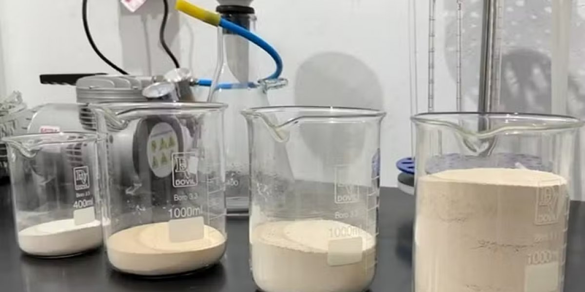 Minas Gerais entrega primeiro lote nacional de terras raras para produção de ímãs no Brasil