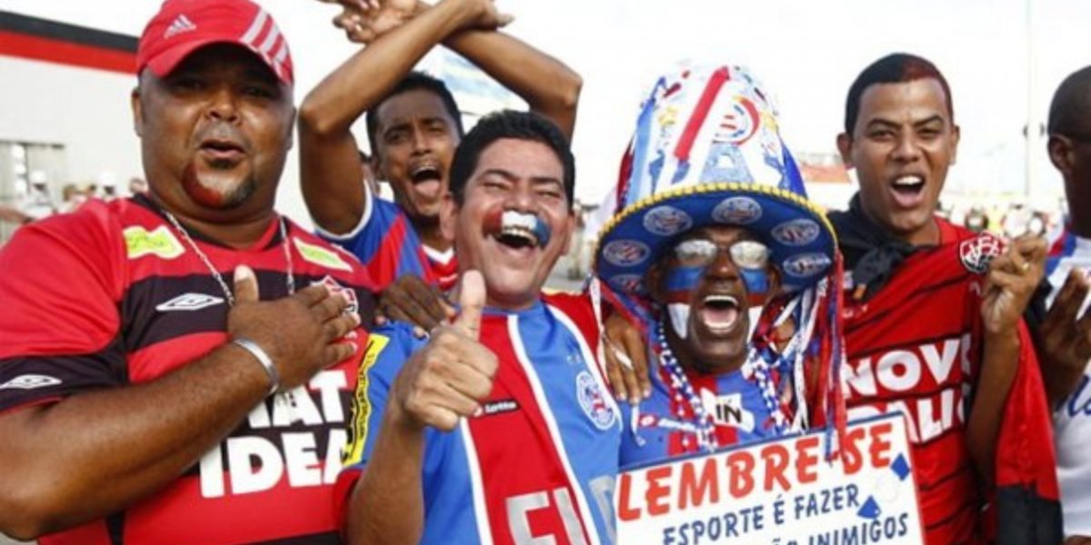 Torcida mista em Ba-Vi no Barradão