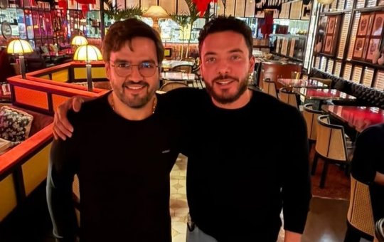 Prefeito de Ilhéus registra encontro com Wesley Safadão em restaurante de luxo em Lisboa