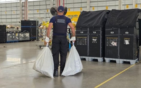 Operação na Bahia apreende cerca de 600 encomendas postais, incluindo mounjaro, celulares e cigarros eletrônicos