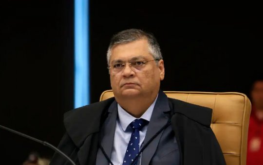 Flávio Dino suspende quebra de sigilo de Lulinha e outros alvos da CPMI do INSS