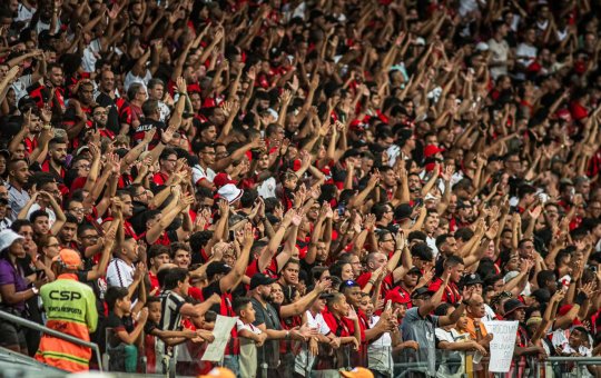 Torcida do Vitória aciona a Justiça para tentar liberar visitantes no Ba-Vi da final do Baiano