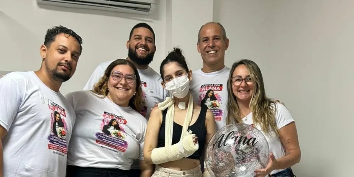 Jovem que foi esfaqueada após negar pedido de namoro recebe alta
