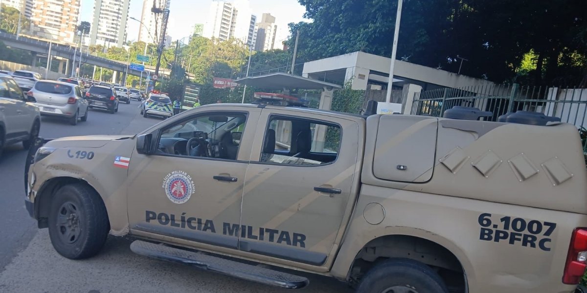 Quatro suspeitos morrem após confronto com a PM em Salvador; circulação de ônibus é suspensa