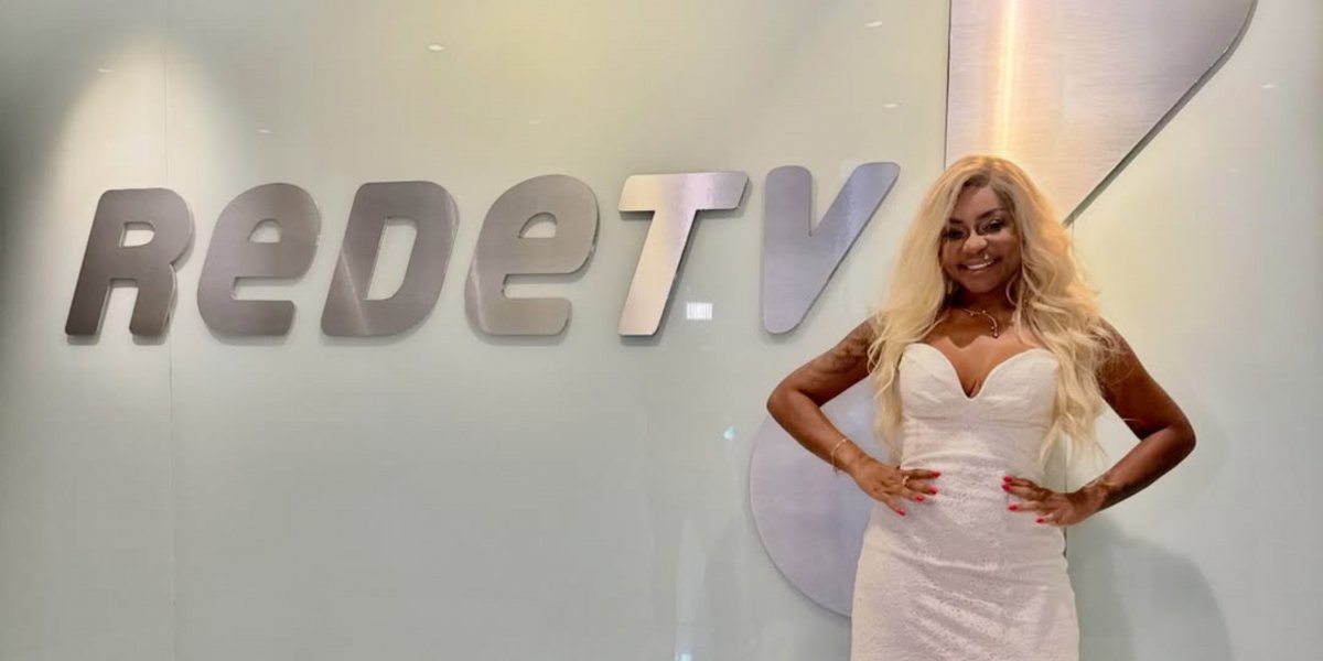 Cariúcha posta foto nos estúdios da RedeTV! e comemora nova fase: 'Sonho virou realidade'