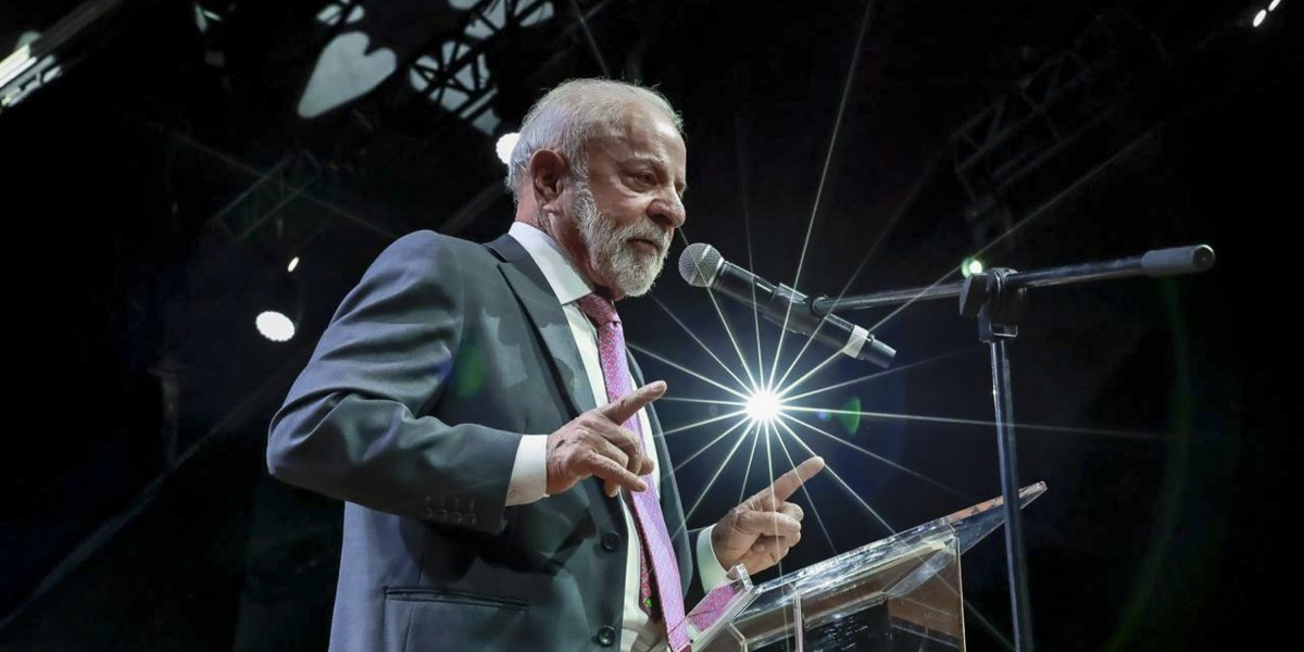 Lula defende preparo militar do Brasil: "Qualquer dia alguém invade a gente"