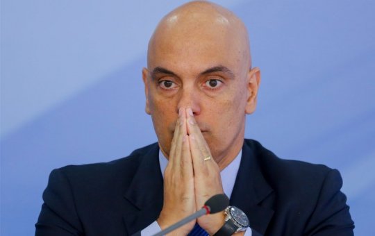 Advogados pedem afastamento e prisão de Alexandre de Moraes ao STF