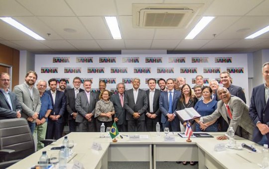 Hugo Motta chega a Salvador e se reúne com Jerônimo Rodrigues