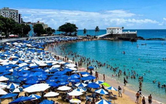 Praia do Porto da Barra pode receber banheiros e chuveiros públicos