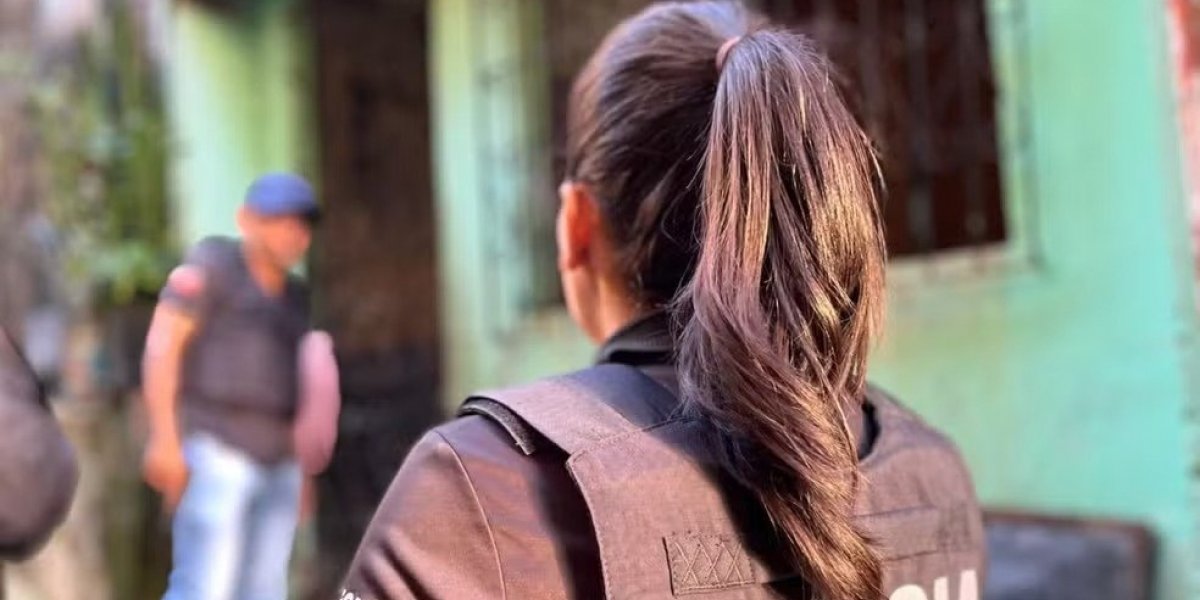 Mulher é presa na Bahia suspeita de dopar homem e roubar R$ 18 mil