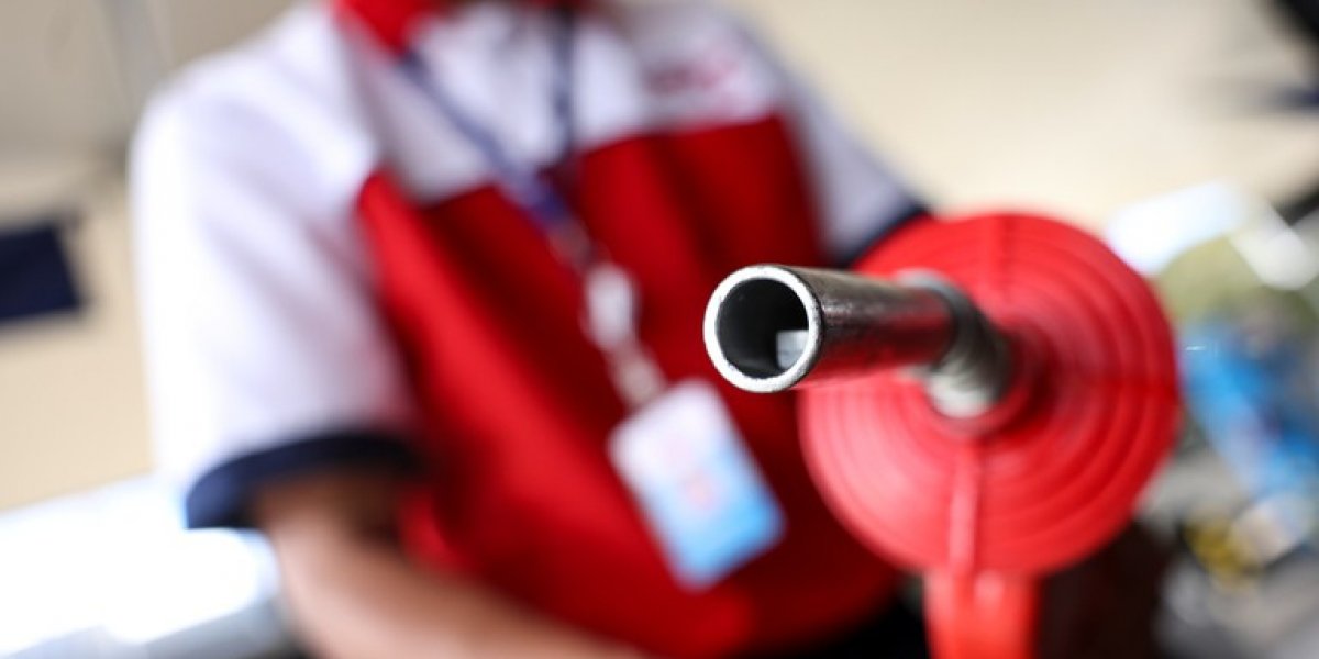 Governo zera impostos do diesel e anuncia pacote para conter alta do combustível