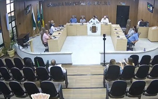 Vereador é acusado de racismo após comparar água suja de piscina a pessoa negra em sessão