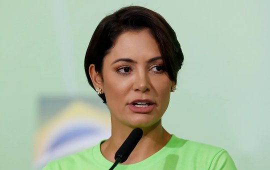 Moraes autoriza Michelle a acompanhar Bolsonaro durante internação