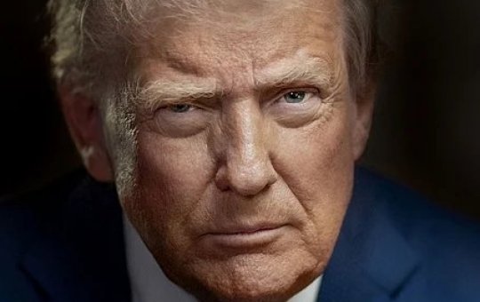 Trump afirma que os EUA estão 'destruindo' o regime do Irã e promete novos ataques