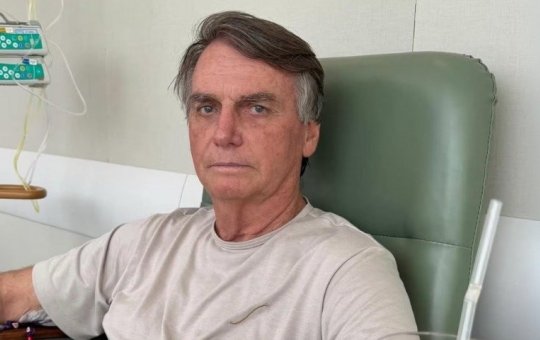 Bolsonaro está consciente, estável e não precisou ser entubado, diz médico