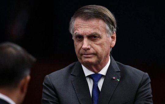 Bolsonaro apresenta melhora clínica e recuperação da função renal, diz boletim