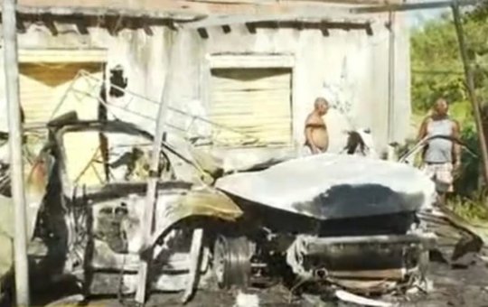 Explosão de carro deixa um ferido em condomínio de Salvador