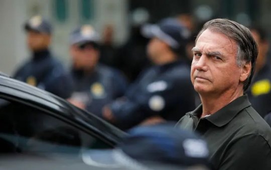 Defesa de Bolsonaro novamente solicita prisão domiciliar após internação na UTI