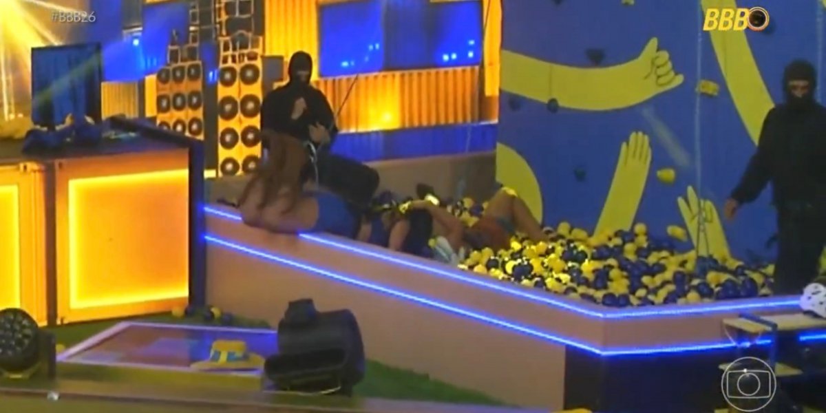 Após Chaiany falar sobre beijo com Marciele, BBB 26 mostra o momento íntimo entre as sisters